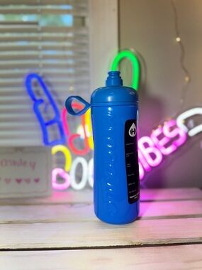 HydroJug Cobalt Squeeze Bottle NWT